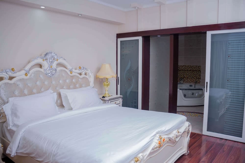 Best Western Plus Paramount Hotel 3