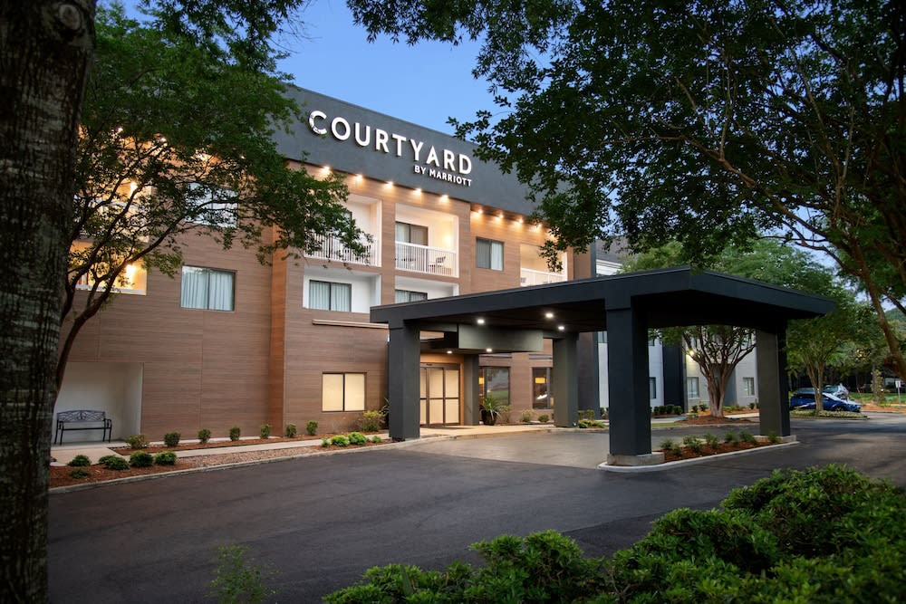 Courtyard Lafayette Airport 1