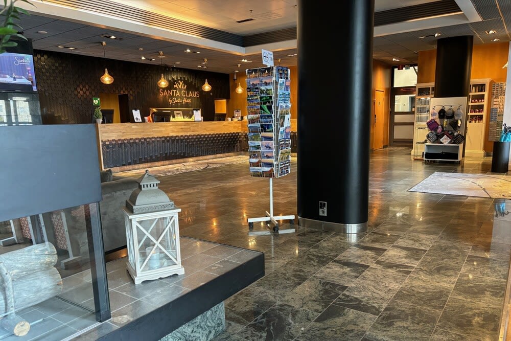 Santa's Hotel Santa Claus 3