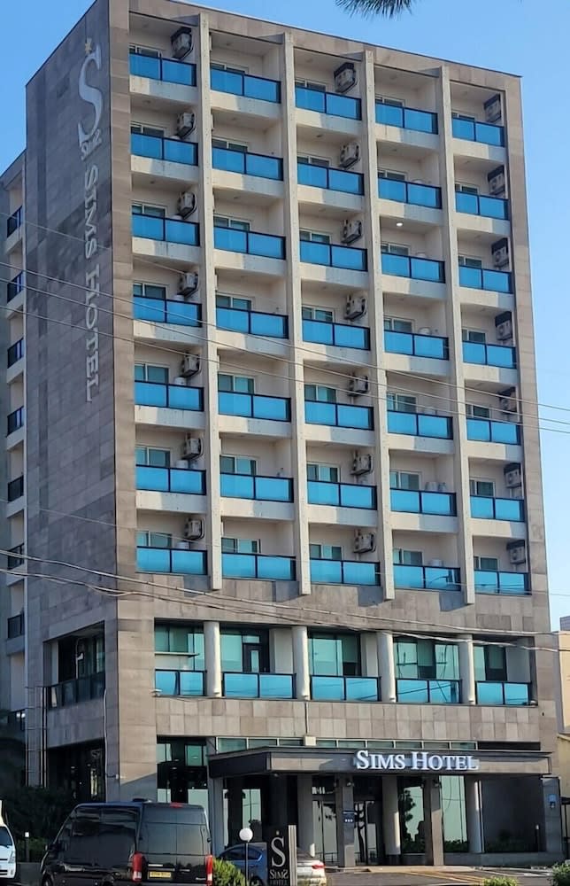 Sims Hotel 1