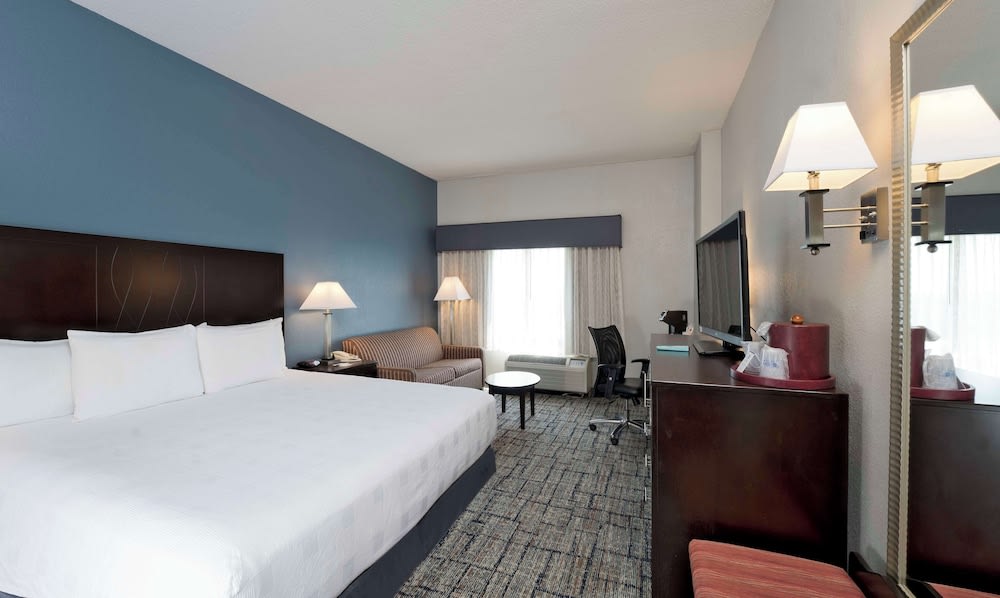 Best Western Plus Hotel & Conference Center 2