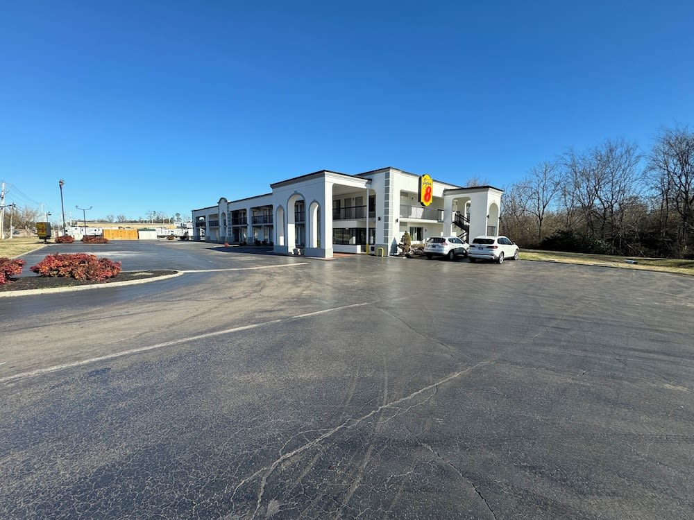 Super 8 by Wyndham Knoxville West/Farragut 1