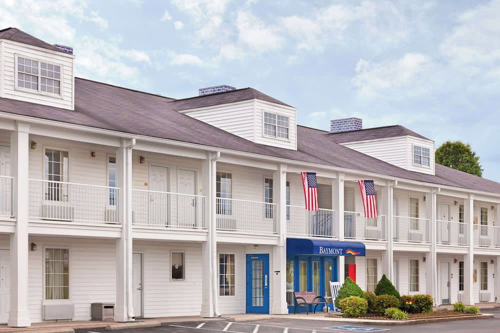 Baymont by Wyndham Tullahoma 1
