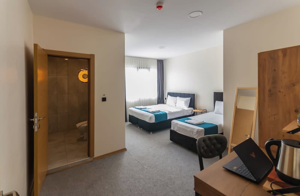 New Garden Airport Hotel & Restaurant 2