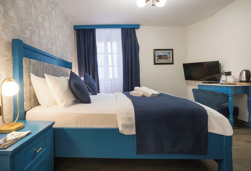 Conte Hotel & Restaurant 3