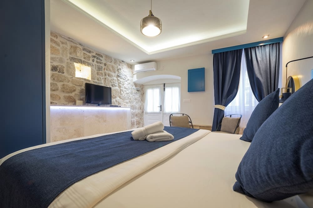 Conte Hotel & Restaurant 5