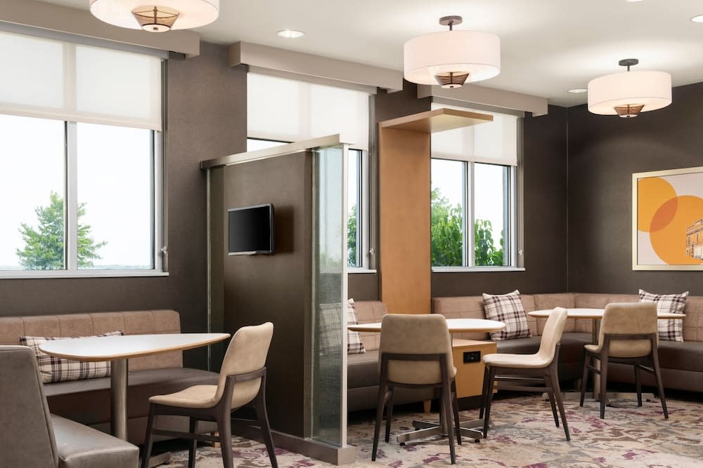 Residence Inn by Marriott Milwaukee West 2