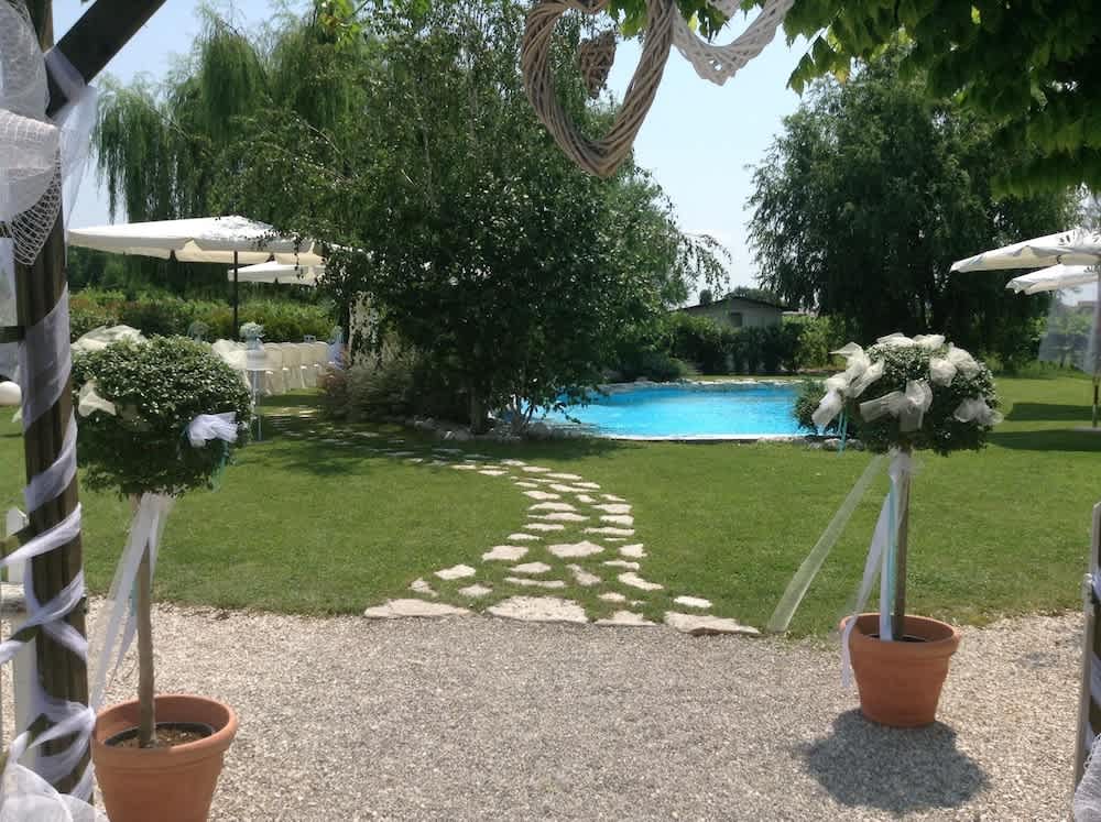 La Vie en Rose Resort 1