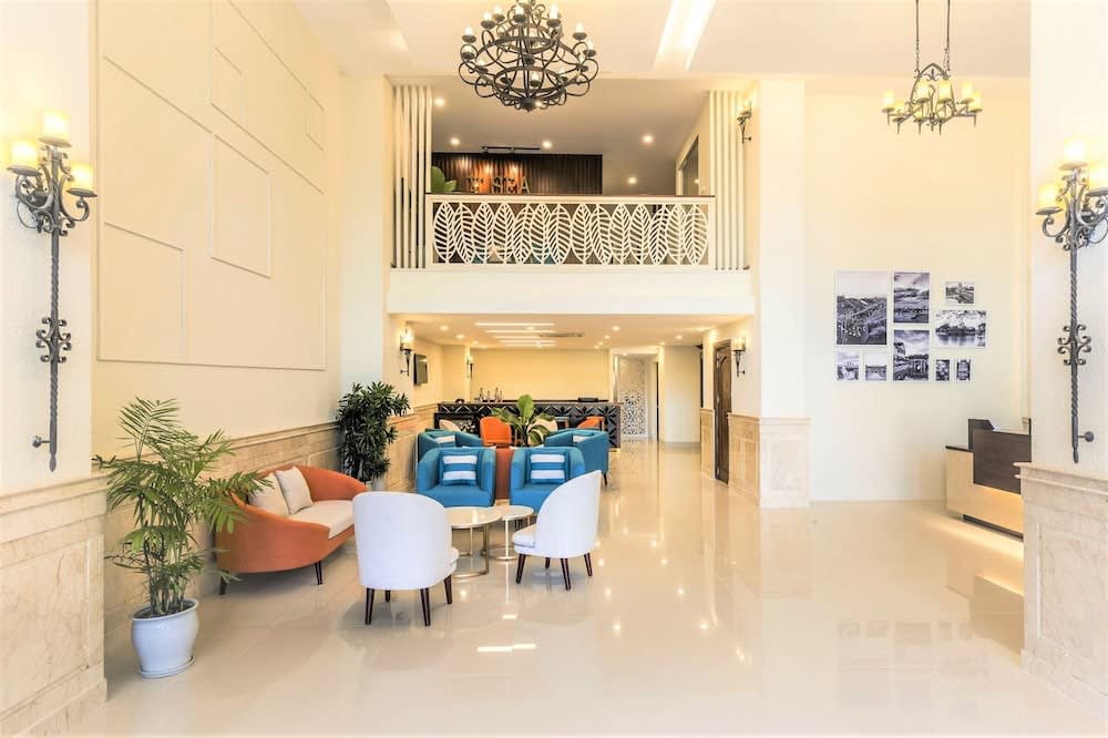 IBIZA Riverfront Da Nang Hotel 2