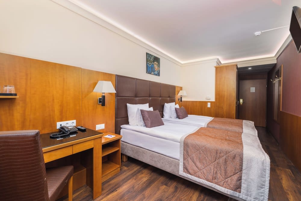 Carlton Hotel Buda Castle 5