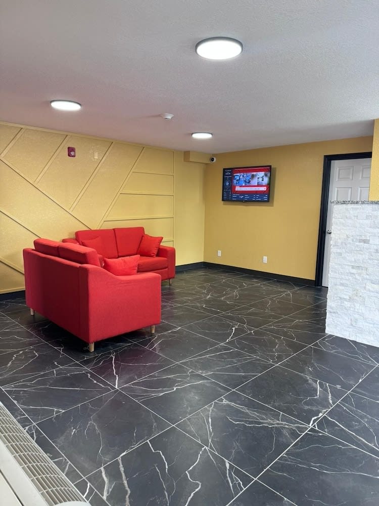 Super 8 by Wyndham Vandalia/Dayton International Airport 4