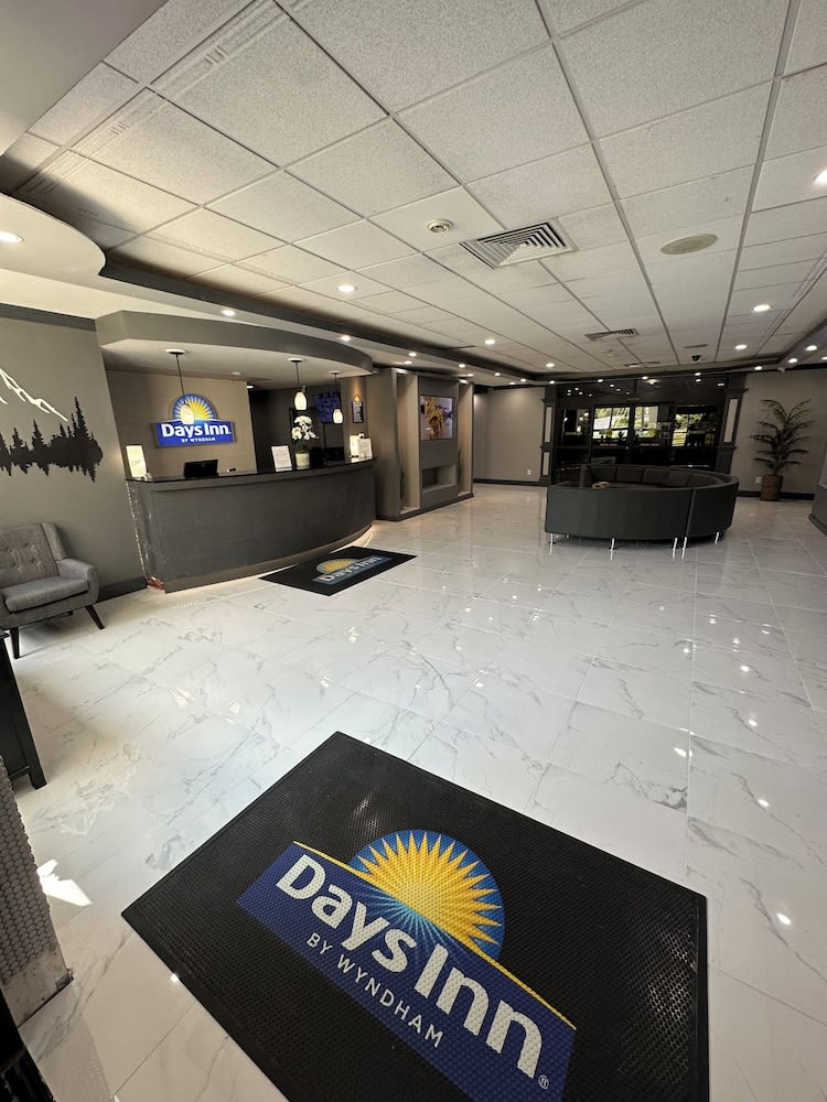 Days Inn by Wyndham Liberty 2