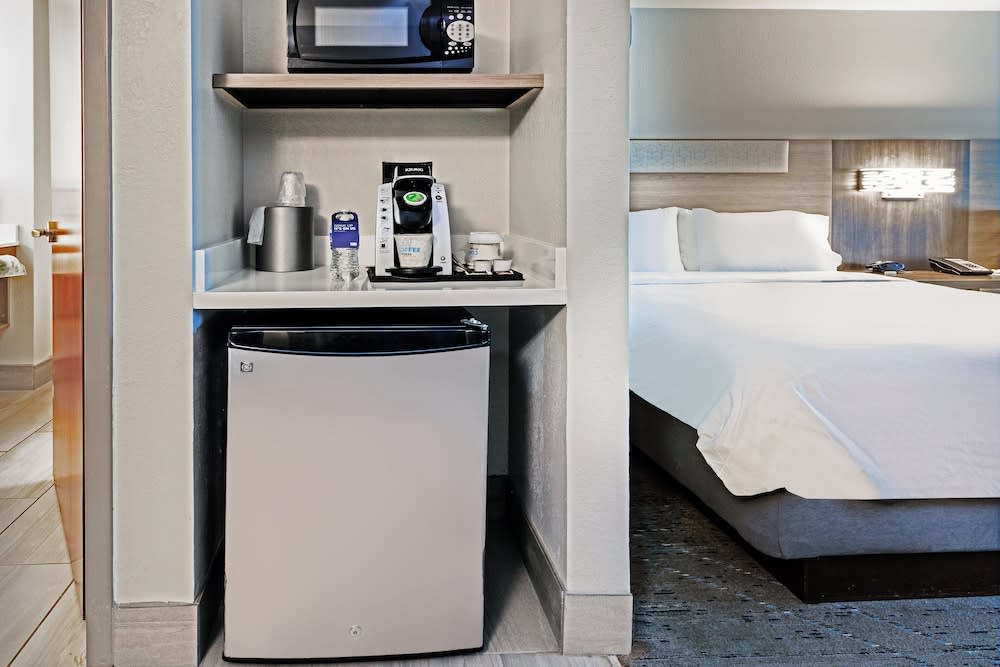 Holiday Inn Express Harvey-Marrero by IHG 3