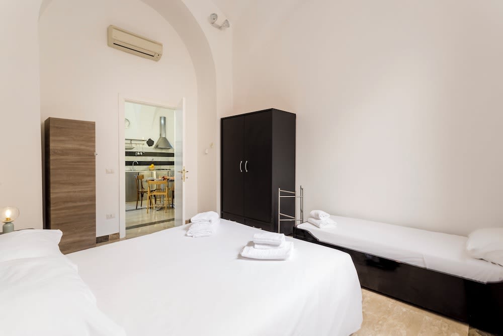 Sanniti's Apartments 4
