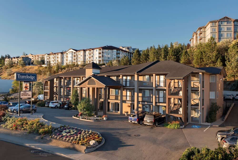 Travelodge by Wyndham Kamloops Mountview 1