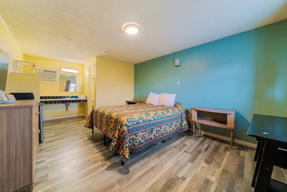 Catalina Motel 1