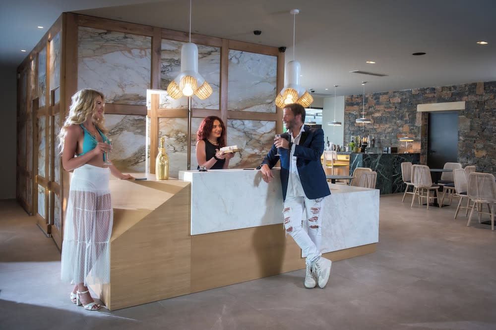 Petousis Hotel & Suites 2