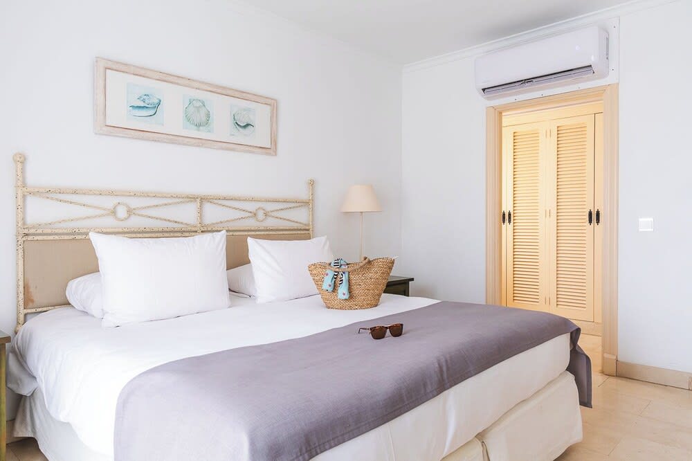 Ona Las Lomas Manga Club 4