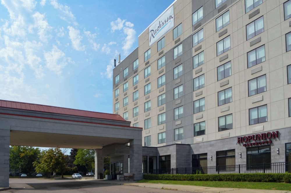 Radisson Hotel Detroit Metro Airport 1