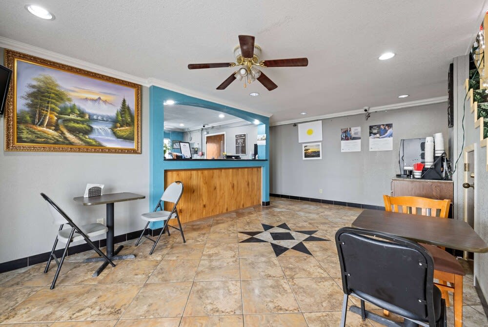 Days Inn by Wyndham Kenedy/Karnes City 1