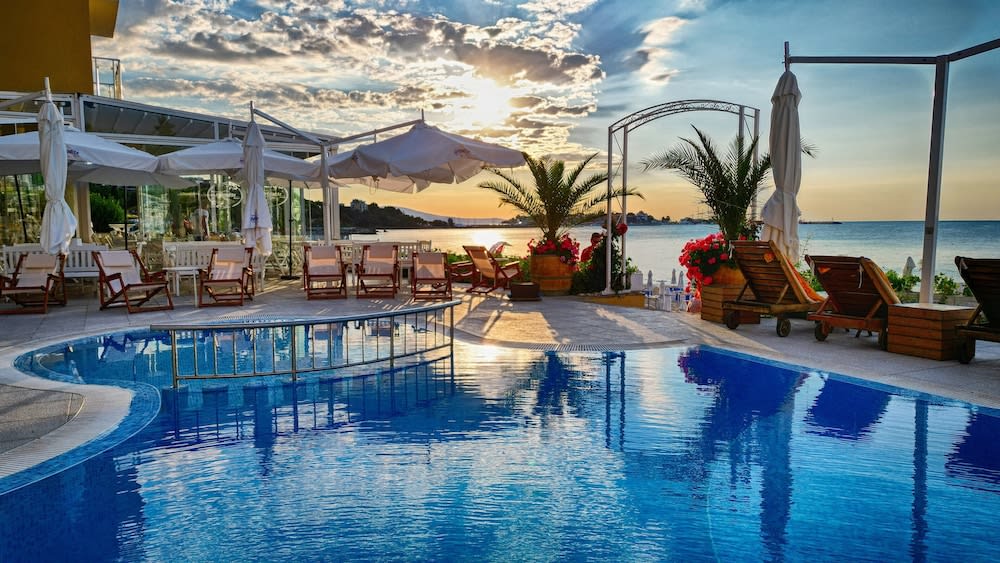 Aphrodite Beach Hotel 1