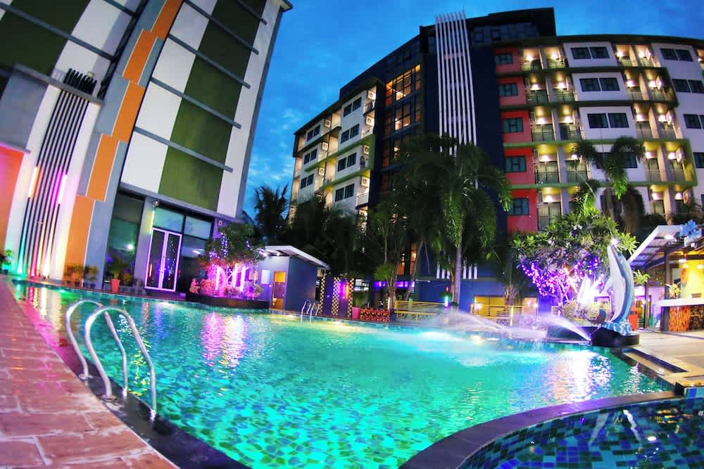 Arthitaya Green Nature Hotel & Lakkhana Poolside Resort 1