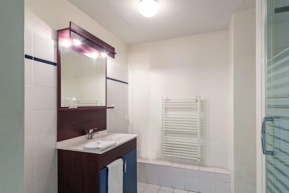 APTS APPART'CITY ANTIBES 5