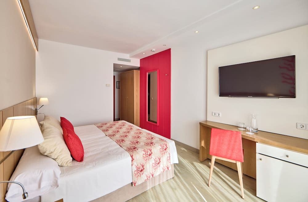 Universal Hotel Perla 4