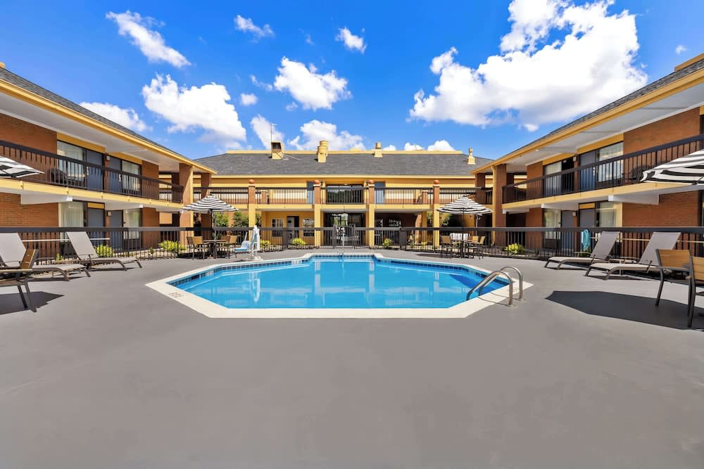 Best Western - Fayetteville 1