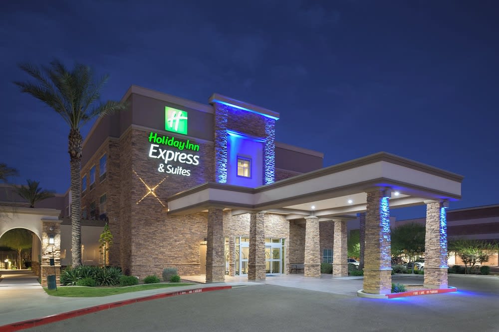 Holiday Inn Express & Suites Phoenix East - Gilbert by IHG 1