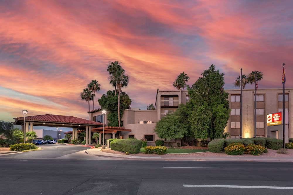 Best Western Plus Scottsdale Thunderbird Suites 1