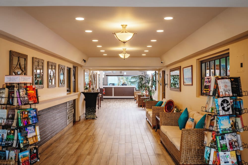 Coconut Court Beach Hotel 1