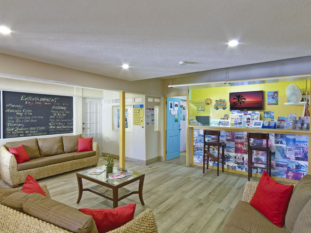 Coconut Court Beach Hotel 4