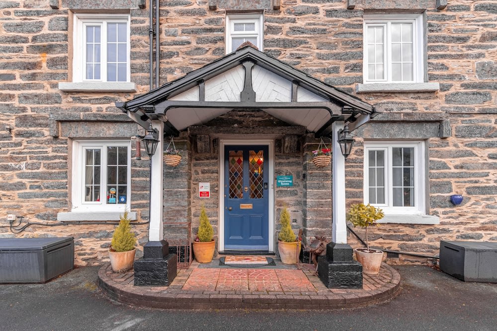 Glyntwrog House 1