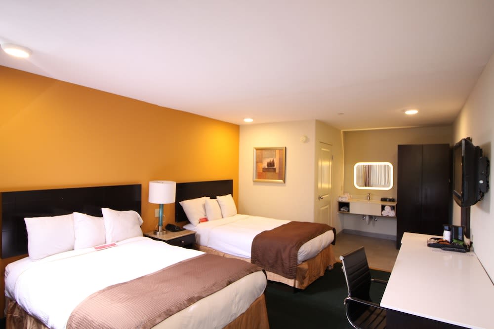 Ramada by Wyndham Culver City 5