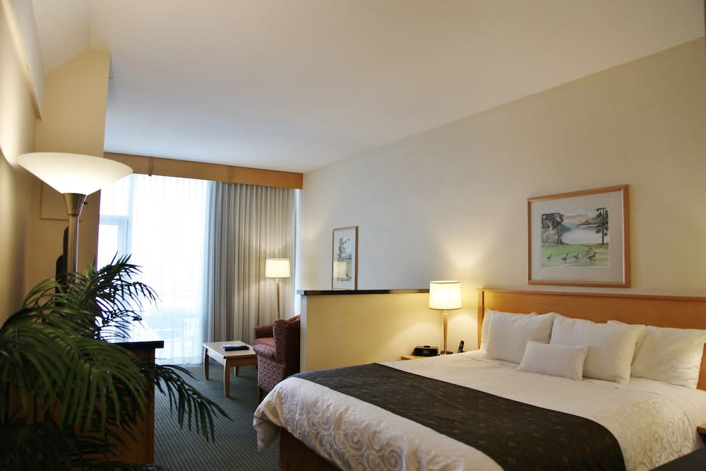 Best Western Plus Kelowna Hotel & Suites 3