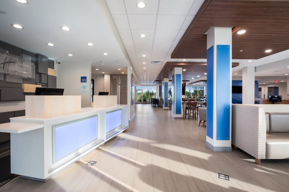 Holiday Inn Express & Suites CHICAGO - HOFFMAN ESTATES by IHG 1