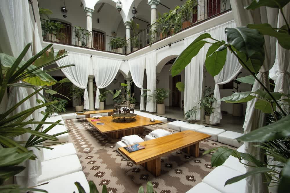 Hotel Sin Nombre 1