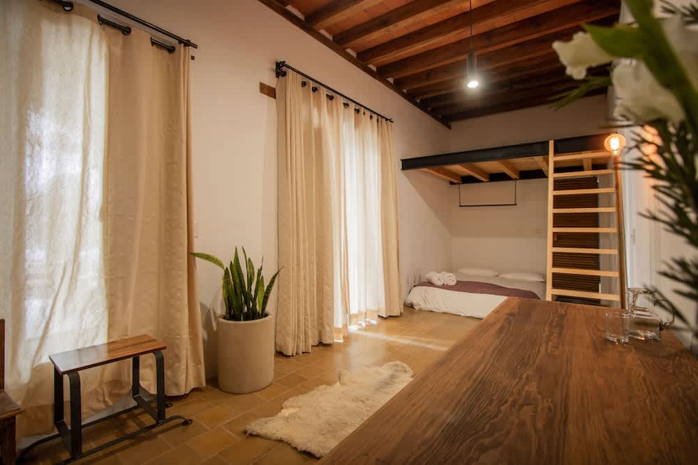 Hotel Sin Nombre 2