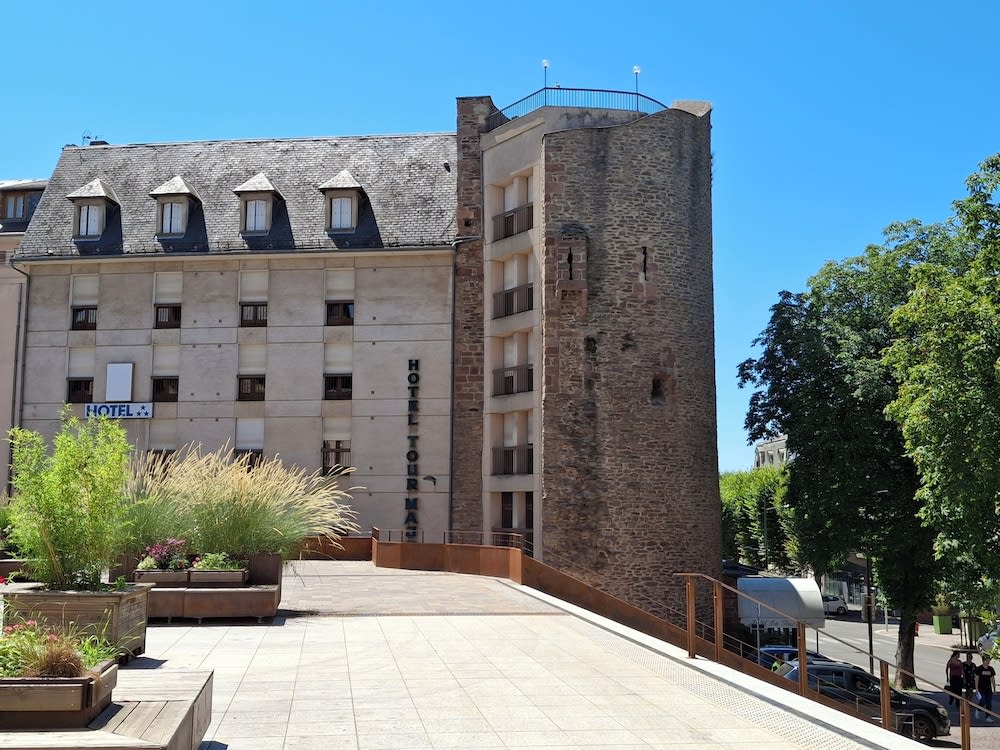 Hôtel Tour Maje 1