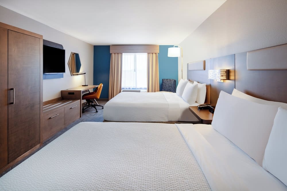 Holiday Inn Express & Suites TURLOCK-HWY 99 by IHG 1
