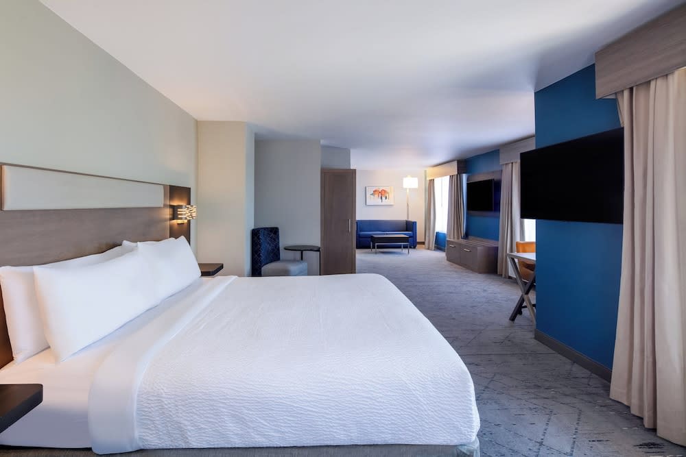 Holiday Inn Express & Suites TURLOCK-HWY 99 by IHG 2