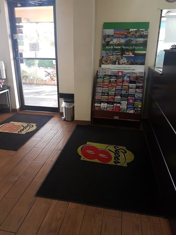 Super 8 by Wyndham Florida City/Homestead/Everglades 2