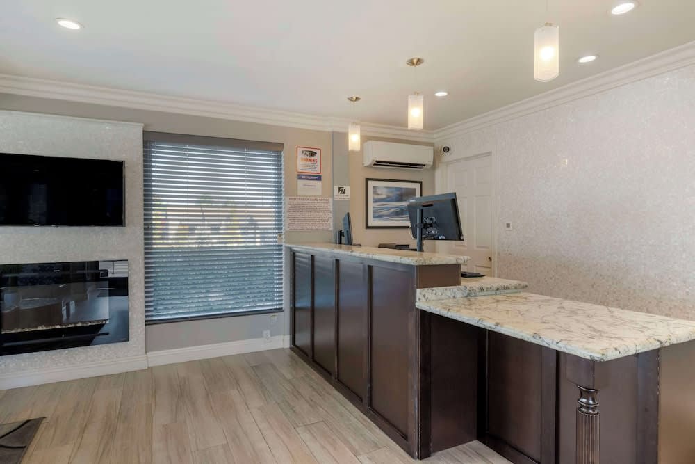 Best Western Orange Plaza 3