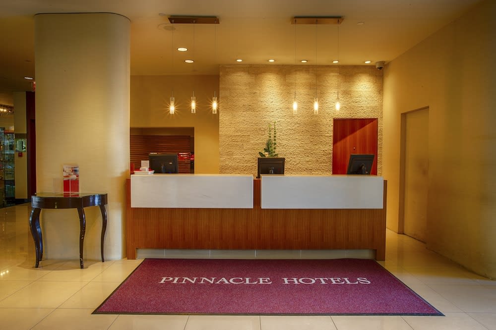 Pinnacle Hotel Harbourfront 2