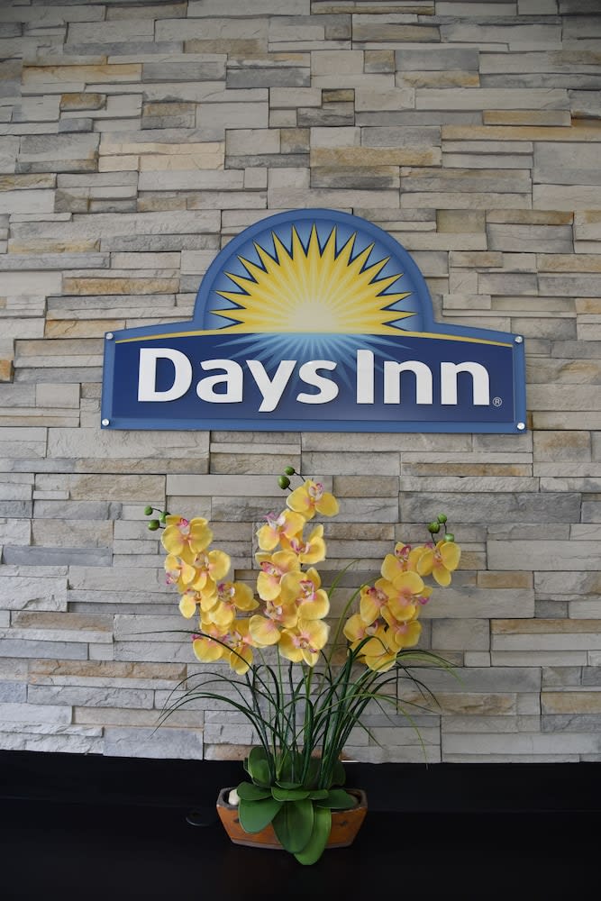 Days Inn by Wyndham Ladson Summerville Charleston 2
