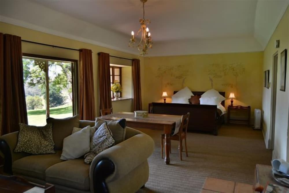 Halliwell Country Inn 2