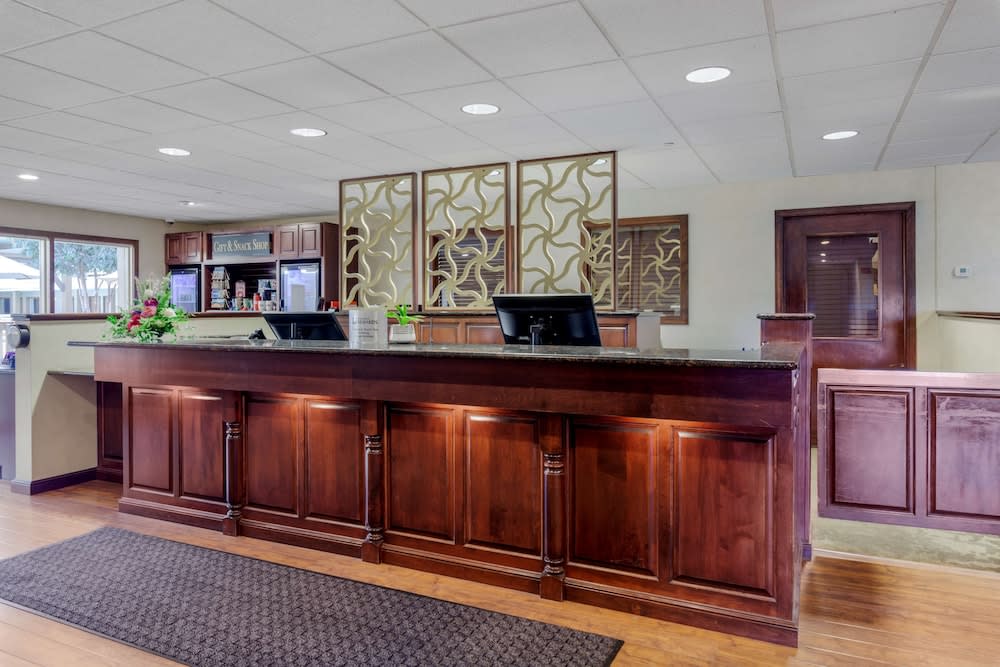 Best Western Plus Dubuque Hotel and Conference Center 4