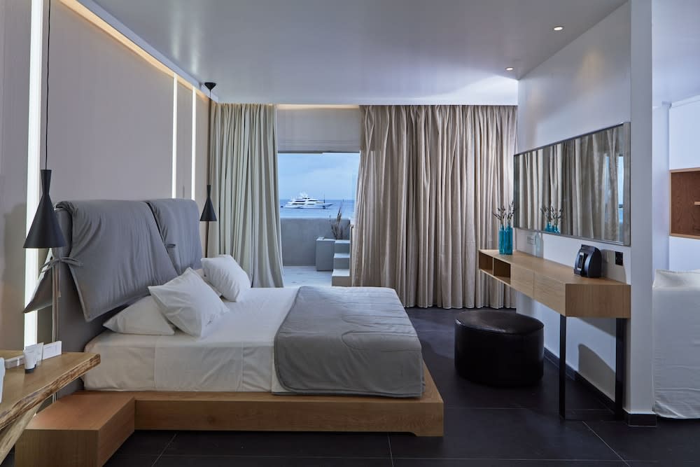 Mykonos Kosmoplaz Beach Resort Hotel 4