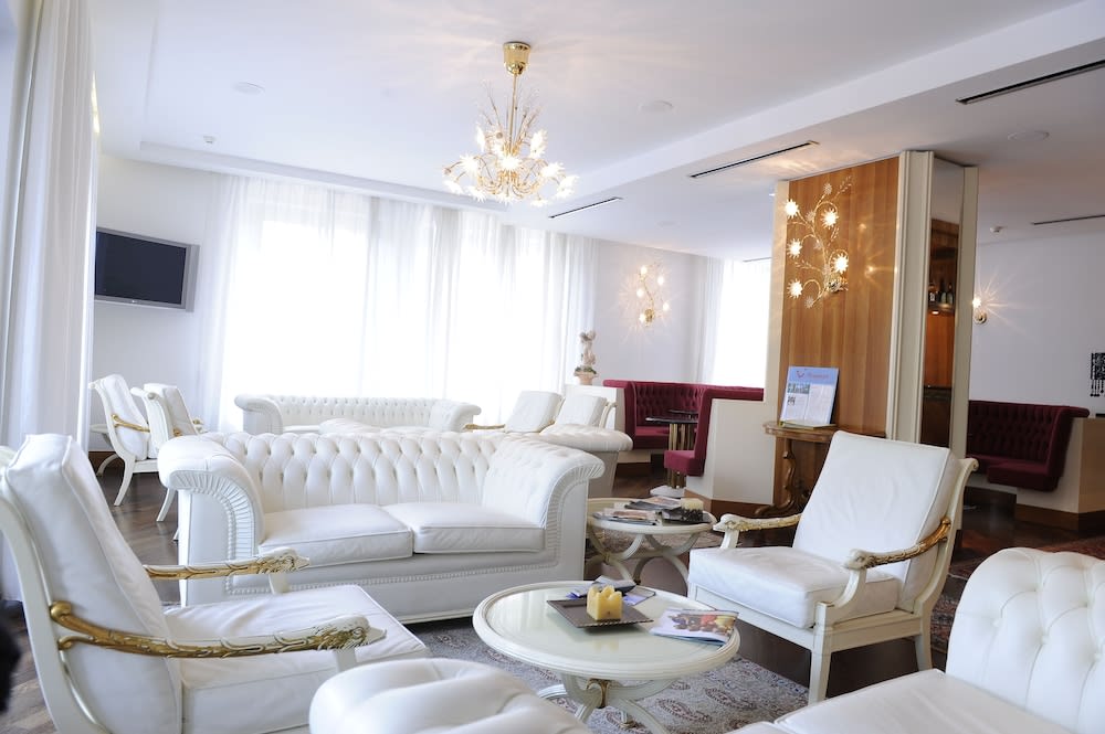 Parc Hotel Flora S 2